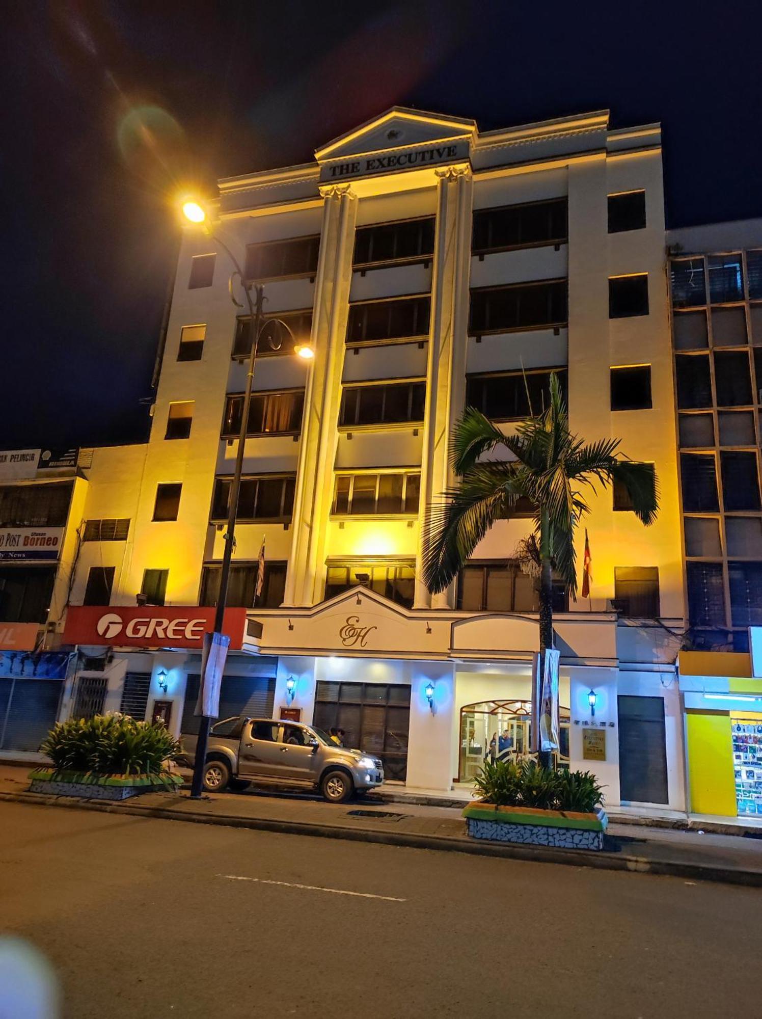 The Executive Hotel Lahad Datu Exterior foto