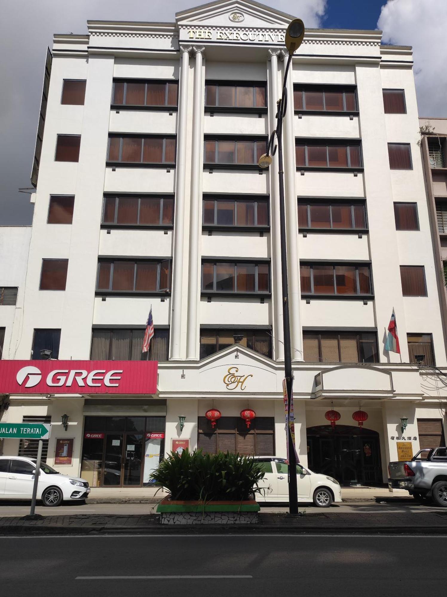 The Executive Hotel Lahad Datu Exterior foto