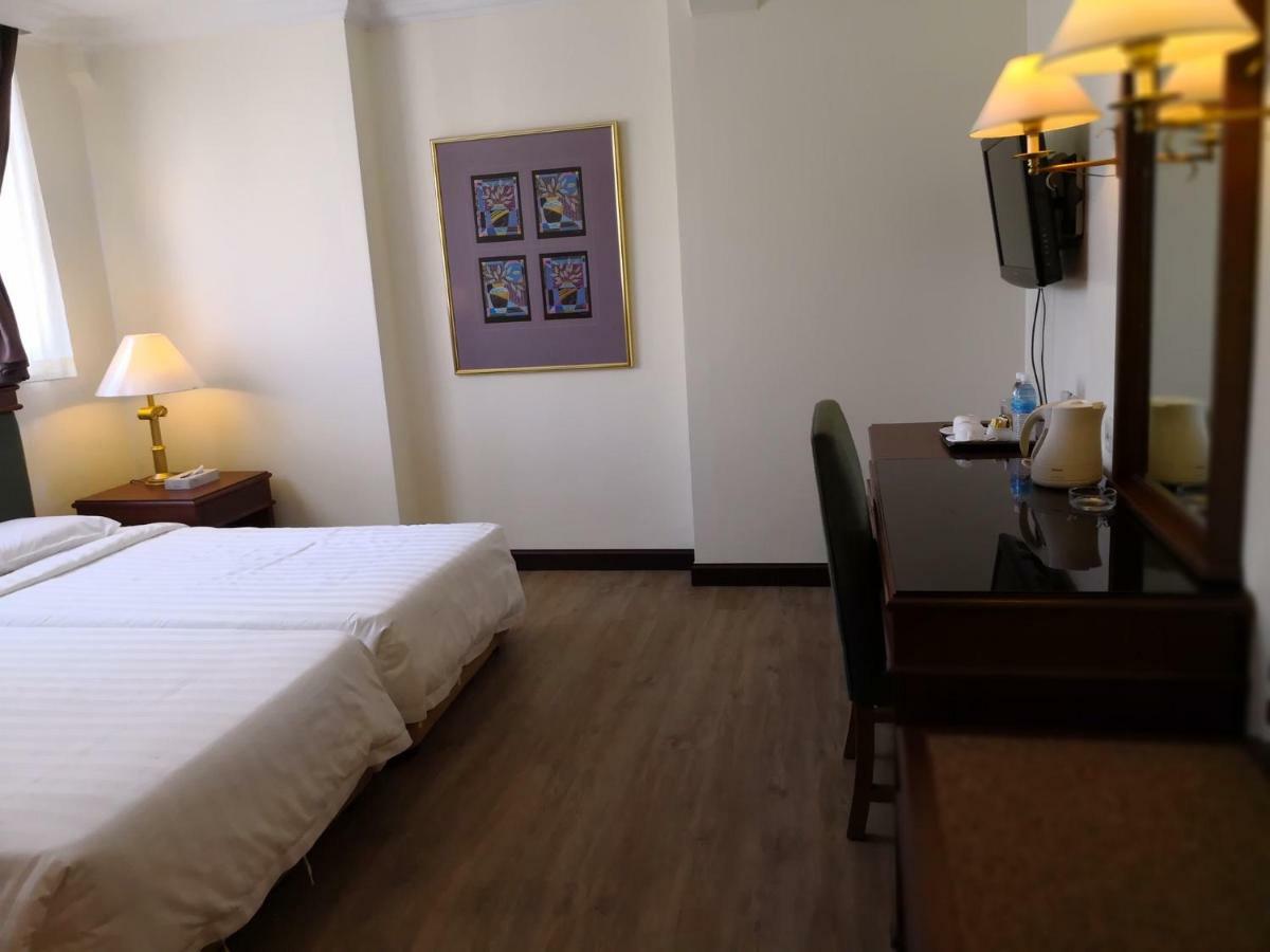 The Executive Hotel Lahad Datu Exterior foto
