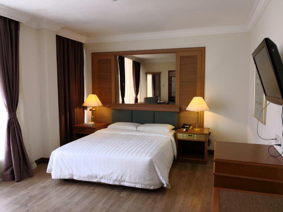 The Executive Hotel Lahad Datu Exterior foto