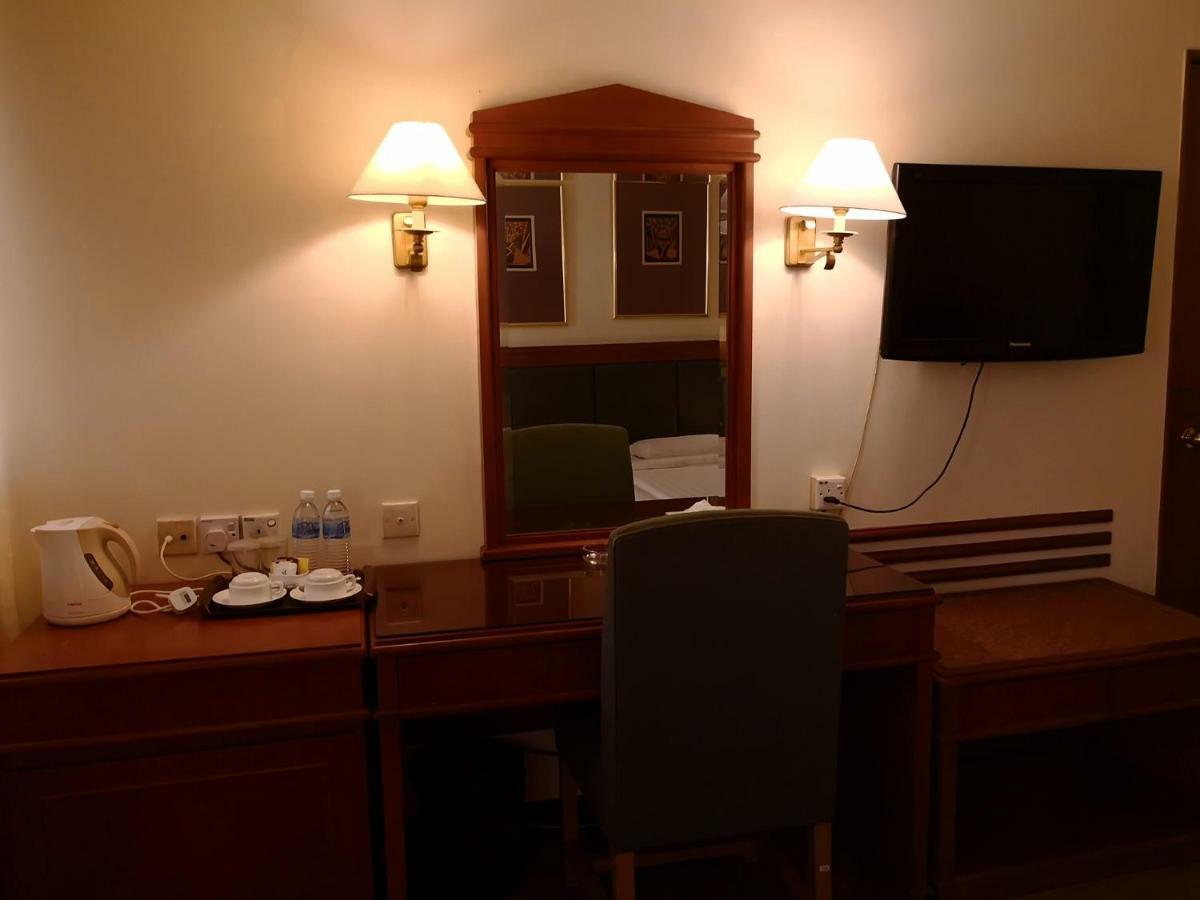 The Executive Hotel Lahad Datu Exterior foto