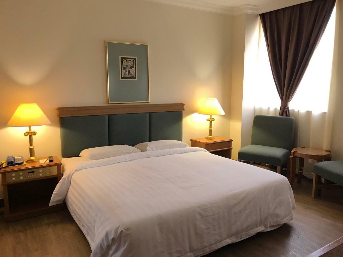 The Executive Hotel Lahad Datu Exterior foto