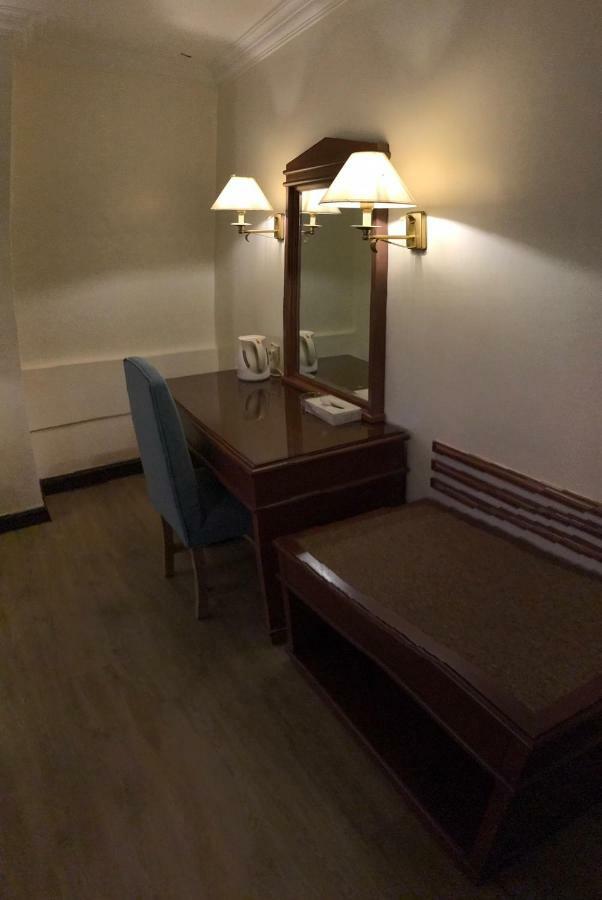 The Executive Hotel Lahad Datu Exterior foto