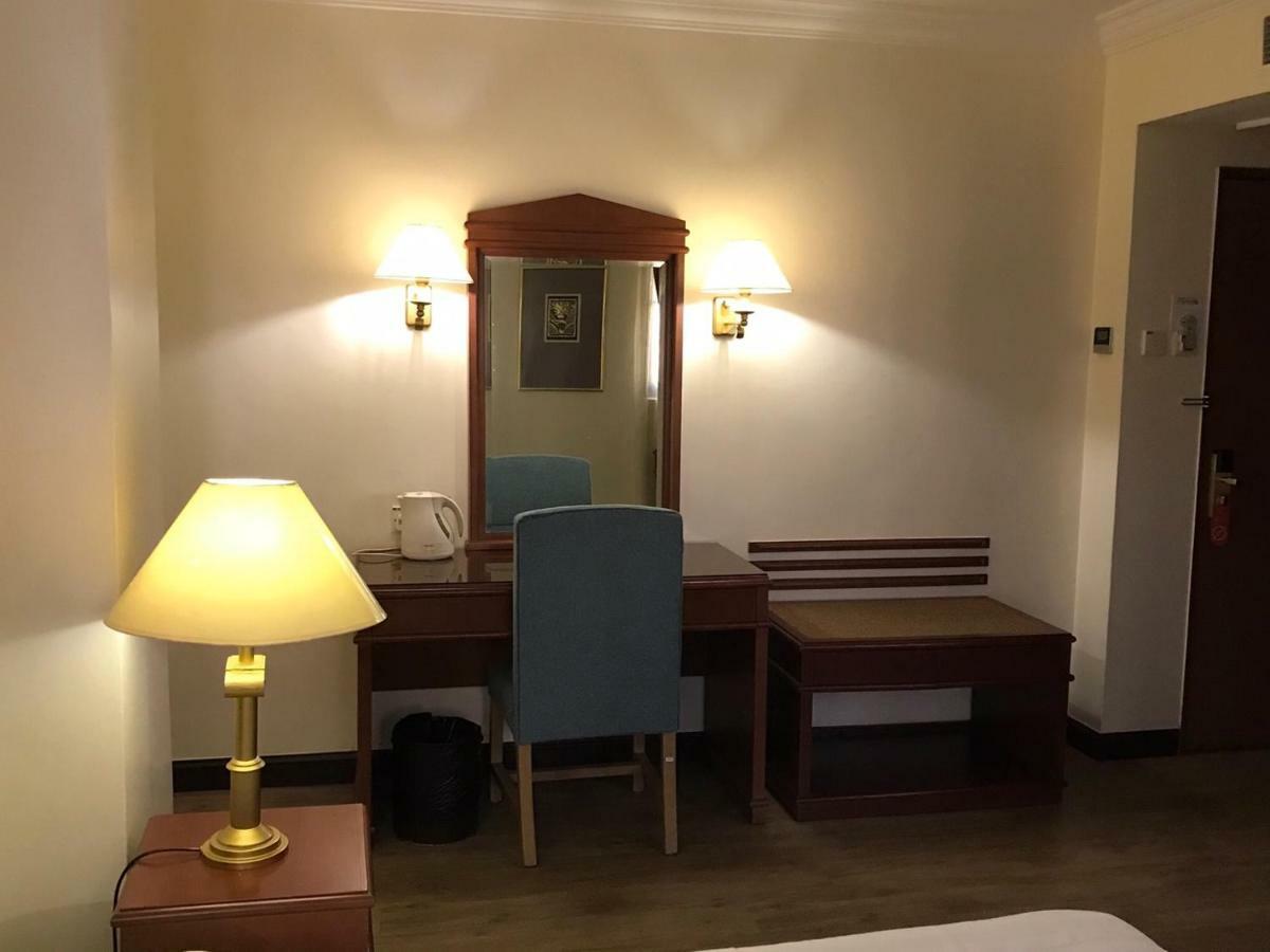 The Executive Hotel Lahad Datu Exterior foto